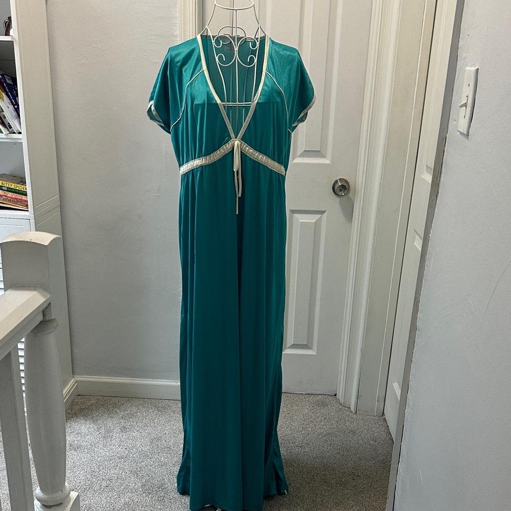 Vintage 70s Undercover Wear Teal and Cream Chemise Nightgown